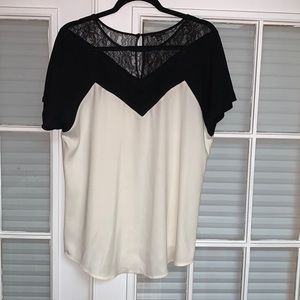 Ann Taylor Short Sleeve Blouse, size Large